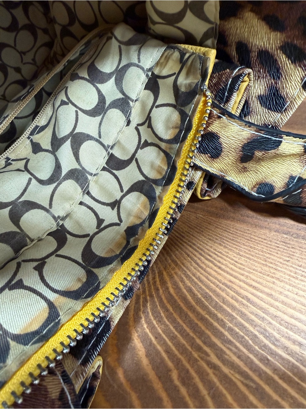 RARE  Mustard Yellow Pebbled Leather Tote with Leopard Accents - Picture 4 of 11